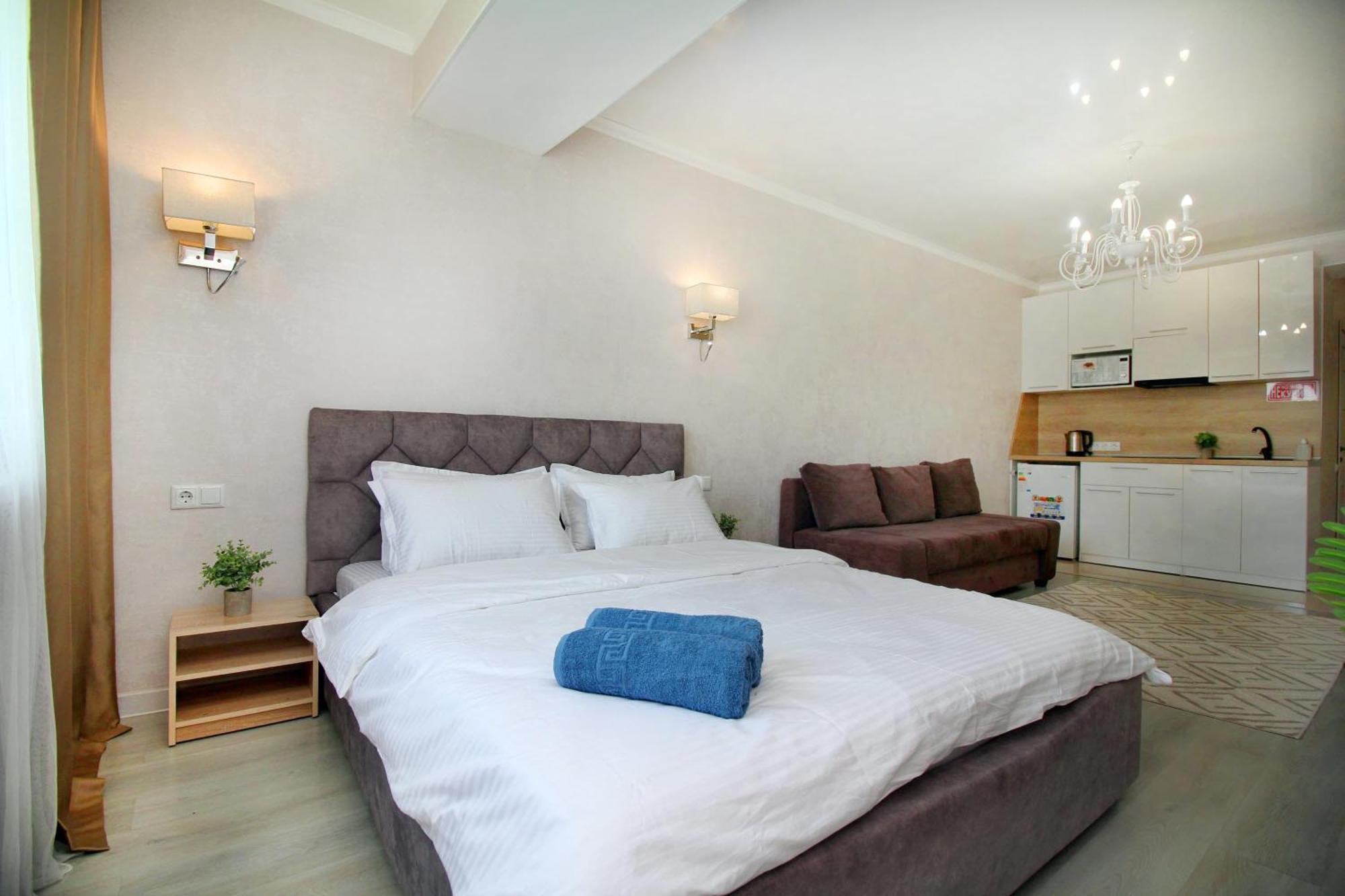 Almaty Cozy Apart Hotel Екстериор снимка